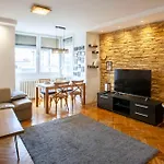 Center Jazz アパート スコピエ